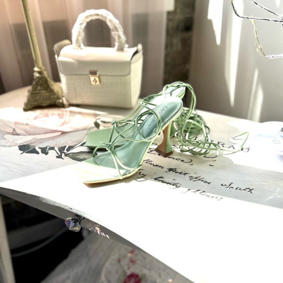 BNWT Strappy Sandals - Picture 3 of 10